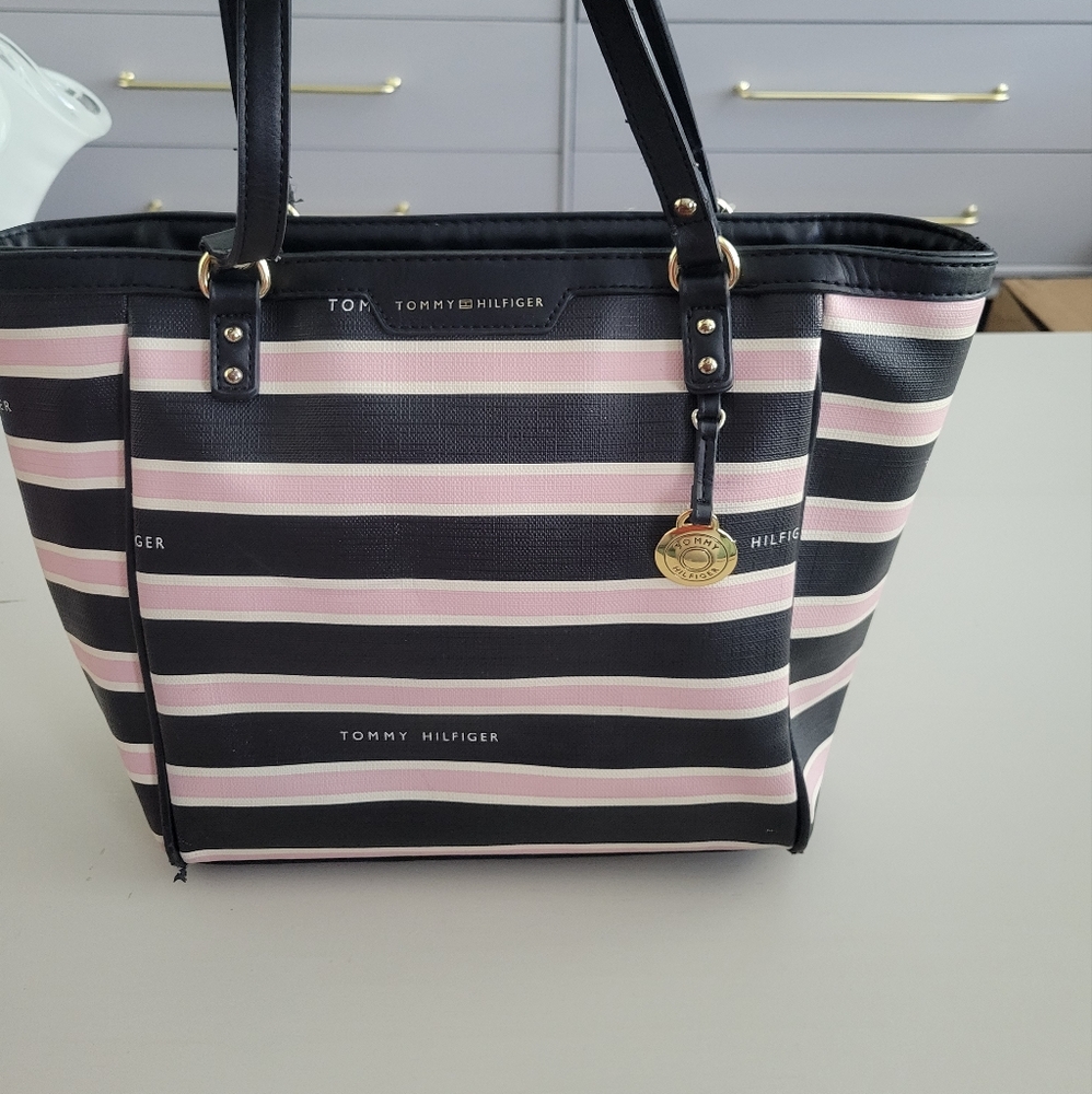 🛍 Tommy Hilfiger Stripped Tote Bag 🛍